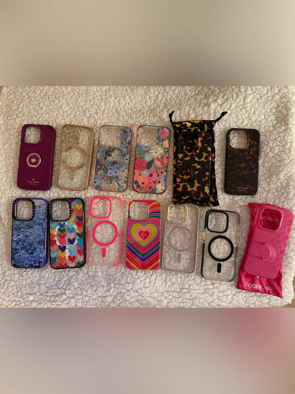 Lot of iPhone 15 pro cases in good condition